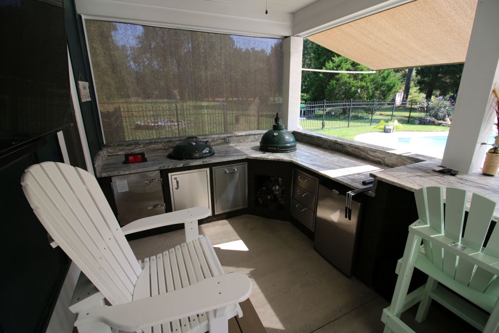 Outdoor Kitchen