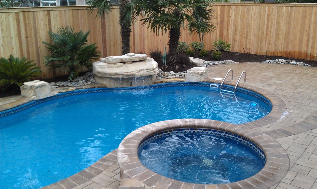 Pools & Water Features